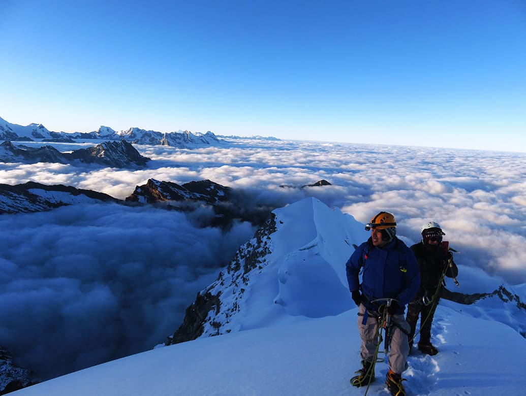 cumbre vallunaraju